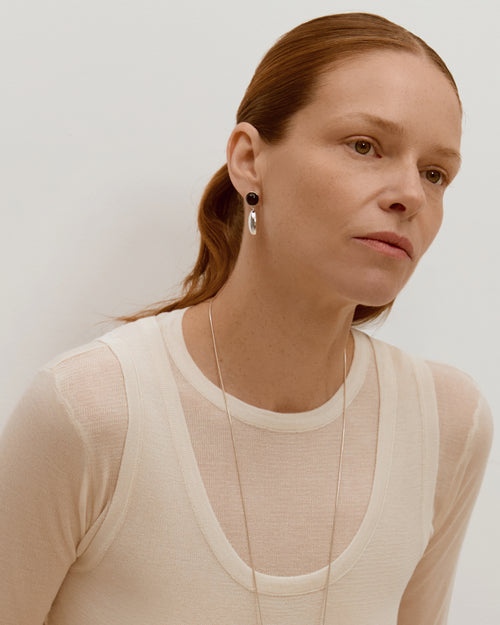 Agnes Earrings in Onyx